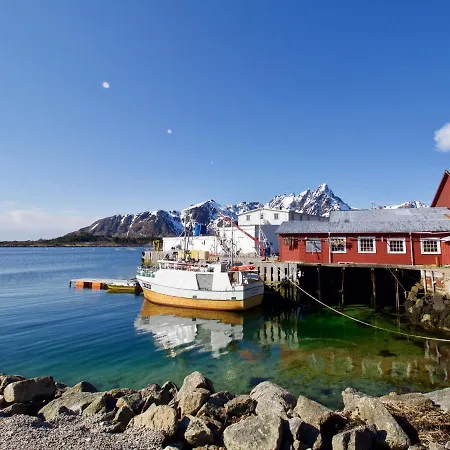Fishermans Dock Lofoten Chaleter Ballstad