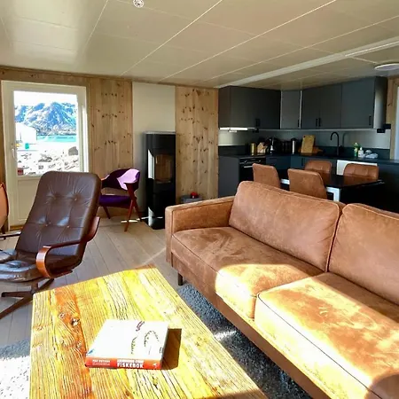 Fishermans Dock Lofoten Ballstad