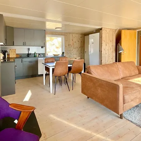 Fishermans Dock Lofoten Chalet Ballstad